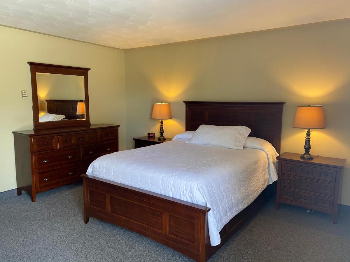 Manitoulin Inn Mindemoya Eksteriør bilde